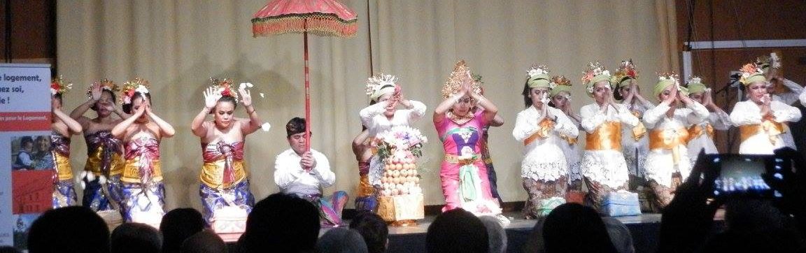 Spectacles prière et danse association sekar jagat indonesia