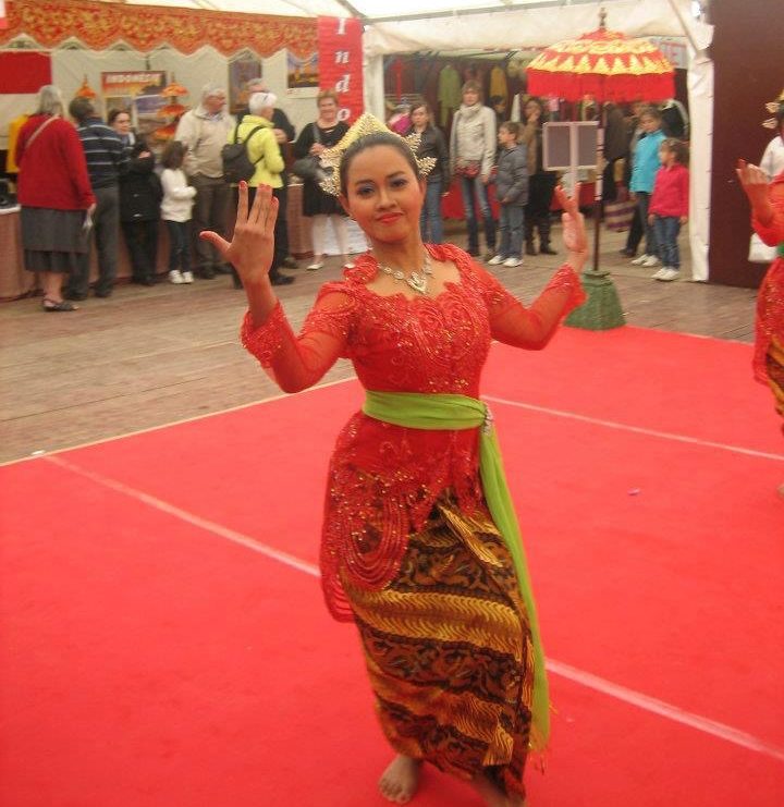 danseuse de Yapong indonésienne Sekar Jagat Indonesia SJI