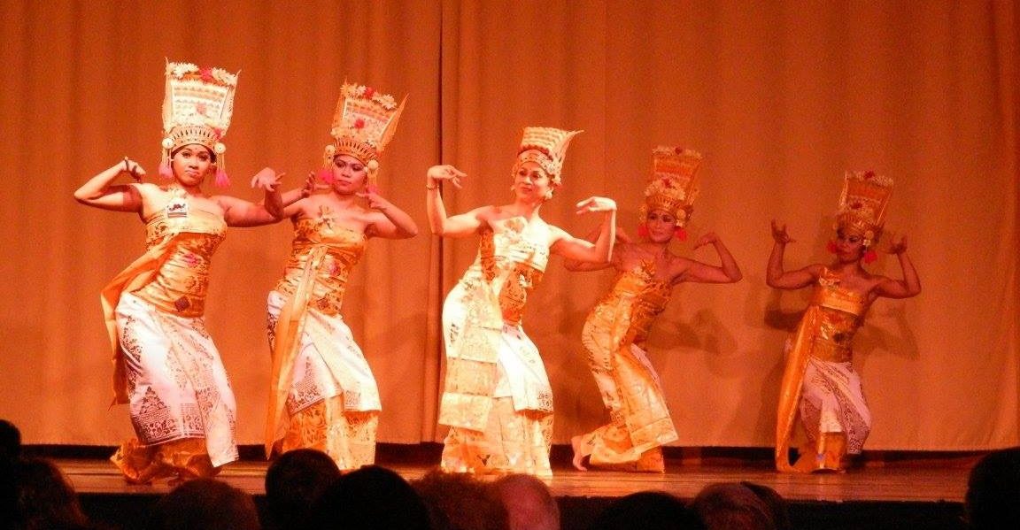 danse indonésienne Pendet sekar jagat indonesia